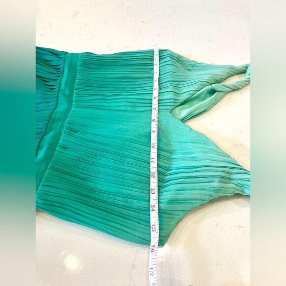 NEW Banana Republic Green Ombré Pleated Fit and Flare Twist Strap Midi Dress - Picture 4 of 8